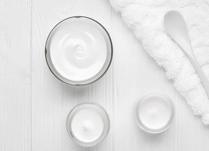 whats the right order to apply your skincare products feature image