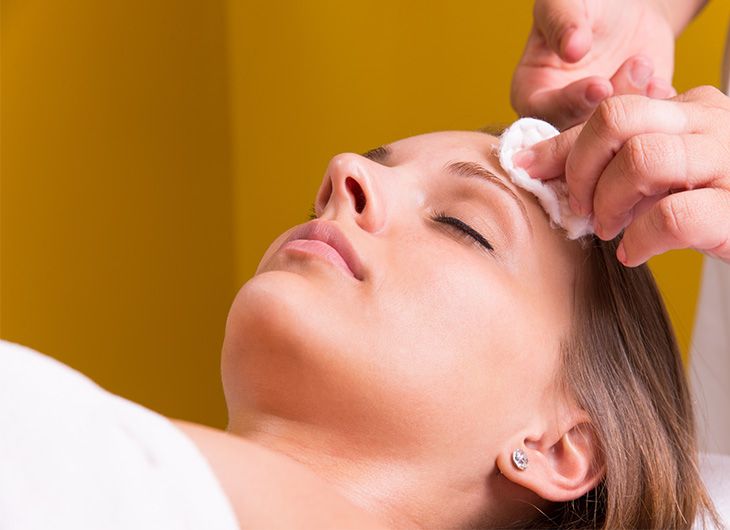 can chemical peels help with adult acne feature image